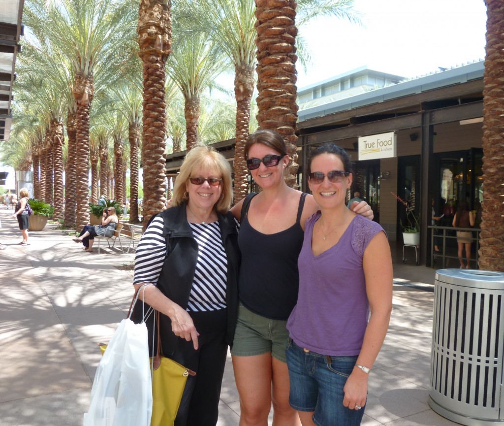 GGP1210612 Girlfriend Getaways: Keep friendships fresh
