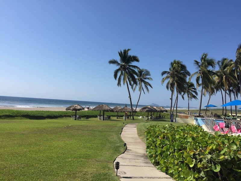 Estrella del Mar pool and beach