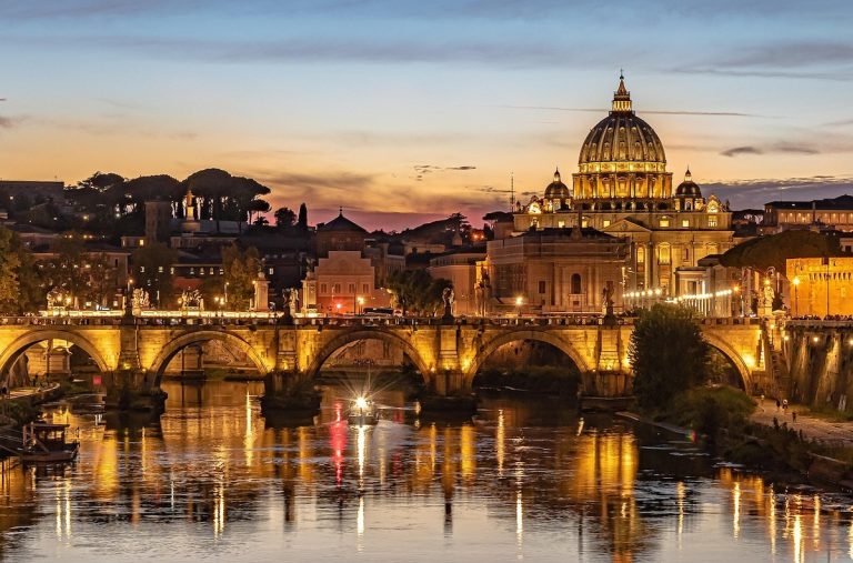 Tiber River on a walk through history in Rome