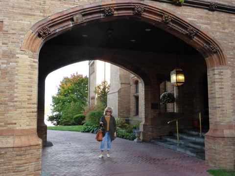 The porte cochere that once welcoming carriages with horses