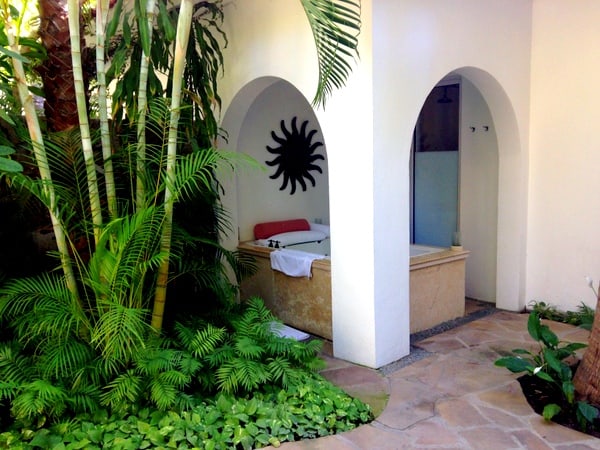 Whirlpool bath on the patio