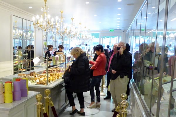 The busy shop on Rue Royale