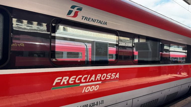 Italy's high-speed Frecia Rossa (credit: Adobe)
