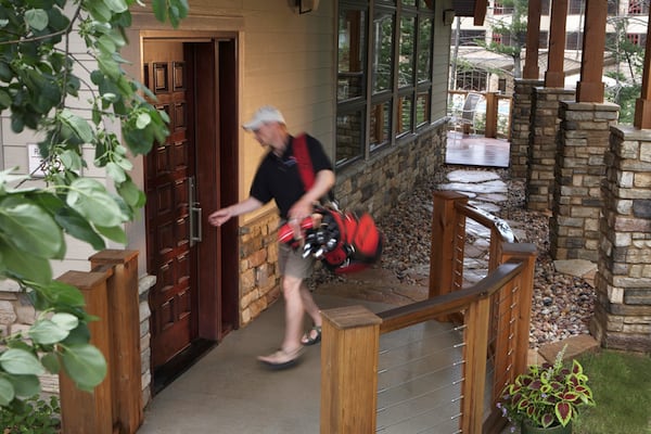 Sundara Villa golfer