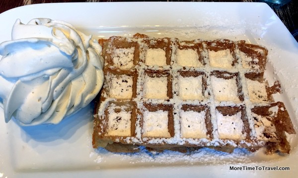Brussels-style waffle at Maison Dandoy