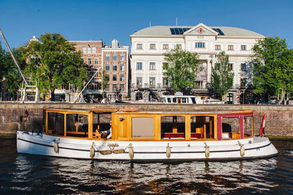 De Muze, a cancal boat in Amsterdam (credit: THe Dylan Amsterdam)