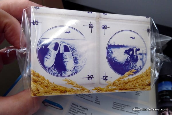 Delft blue packaging