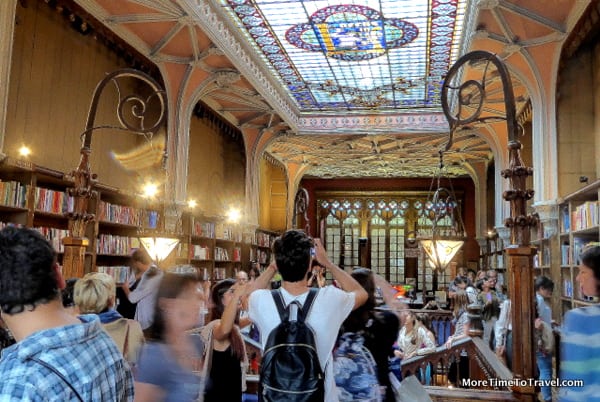 Backpacked shutterbug capturing the ceiling
