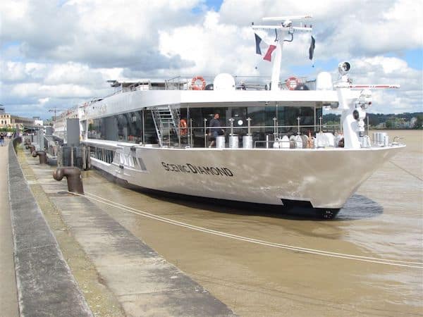 A Scenic River Cruise through Bordeaux Wine Country