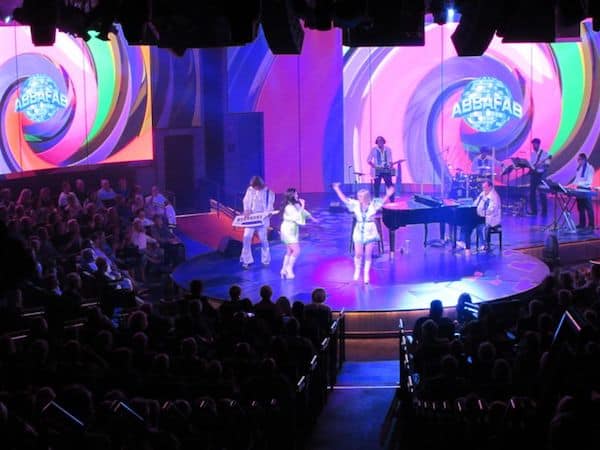 ABBA in the (almost) round theatre on Koningsdam