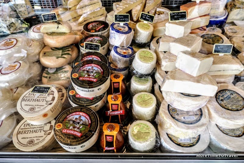 Visiting Crèmerie Lyonnaise in Vieux Lyon to sample cheeses