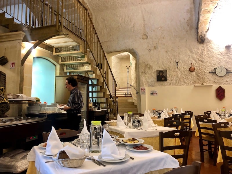 Terrazzino in Matera, preparing for the lunch seating