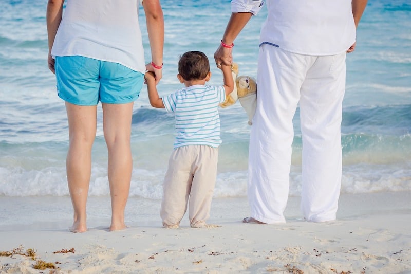 With more families living far apart, there's more reasons to plan a multigenerational holiday to bring them together (Credit: Pixabay)