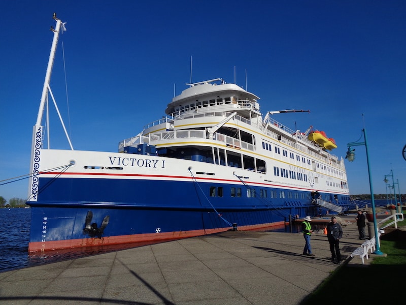 great lakes cruise from toronto to chicago