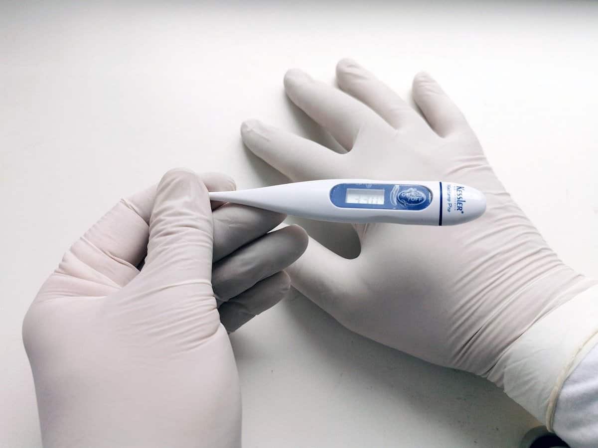 Digital thermometer (pixabay)