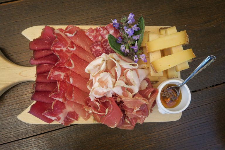Tagliere: How To Create an Aosta Valley Cheese Board
