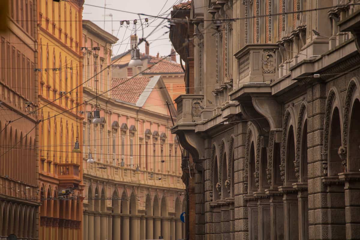 Porticoes on Strada Castiglione