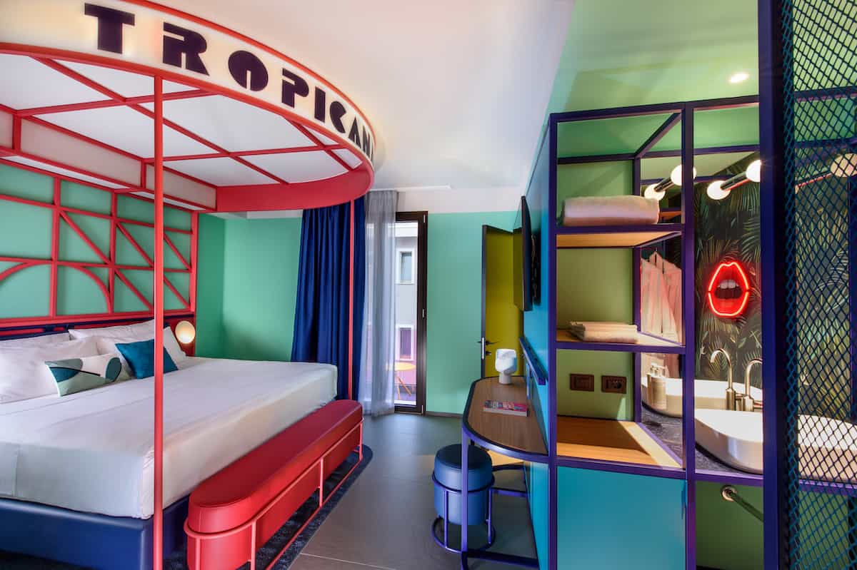 Tropicana Room (DeMo Hotel)