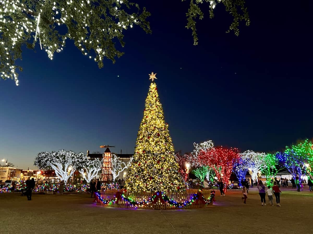 Christmas tree in Fredericksburg Marketplatz 