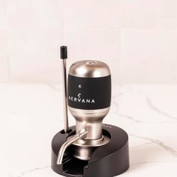barware for travelers: Small and compact aerator