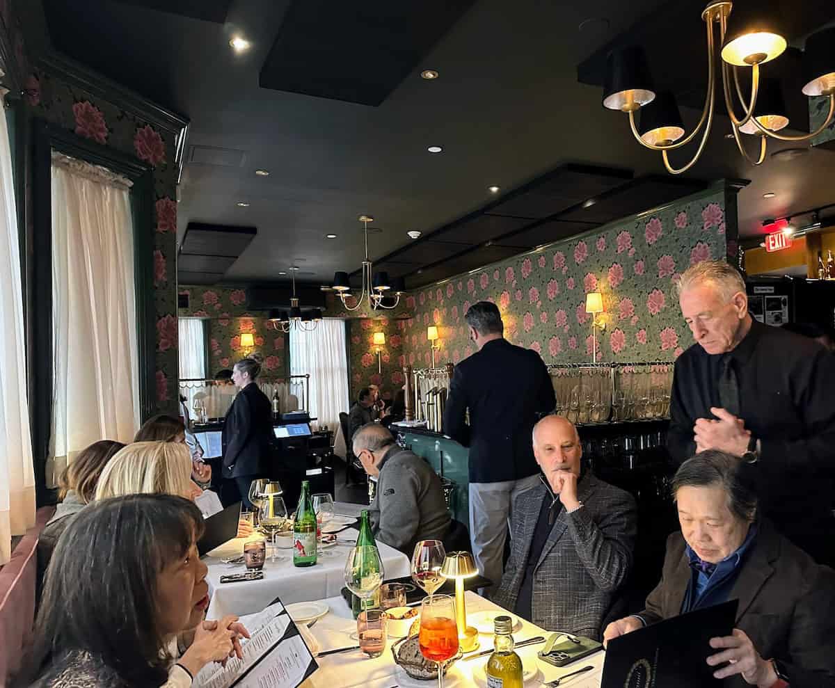 Relaxed ambiance in the dining room at Lanni's Cucina Verace