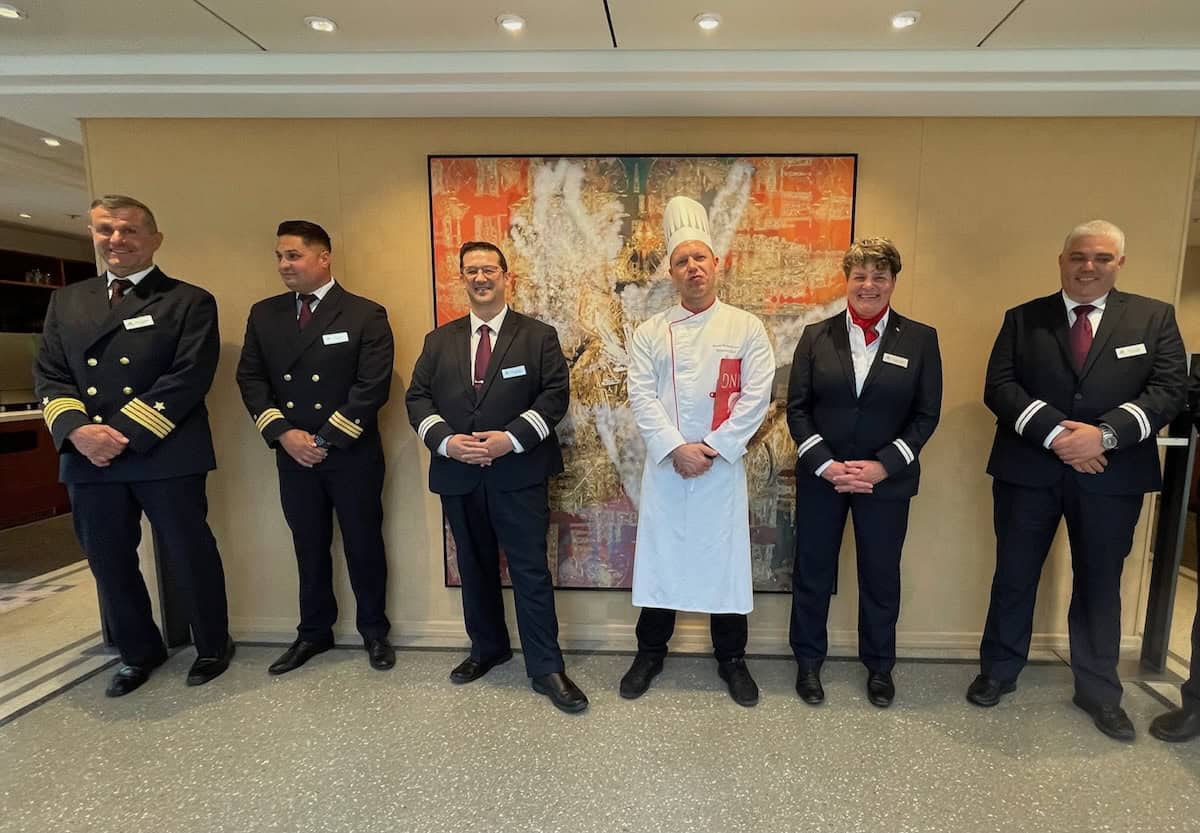 Viking Idl's welcoming crew