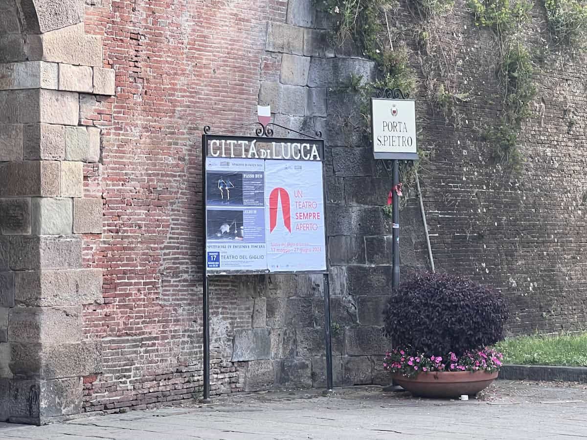 Entrance to the San Pietro gate