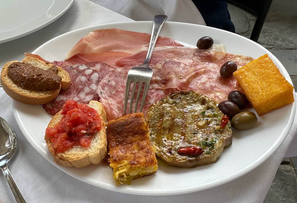 Foods of Lucca: Antipasto platter at Trattoria da Giulio
