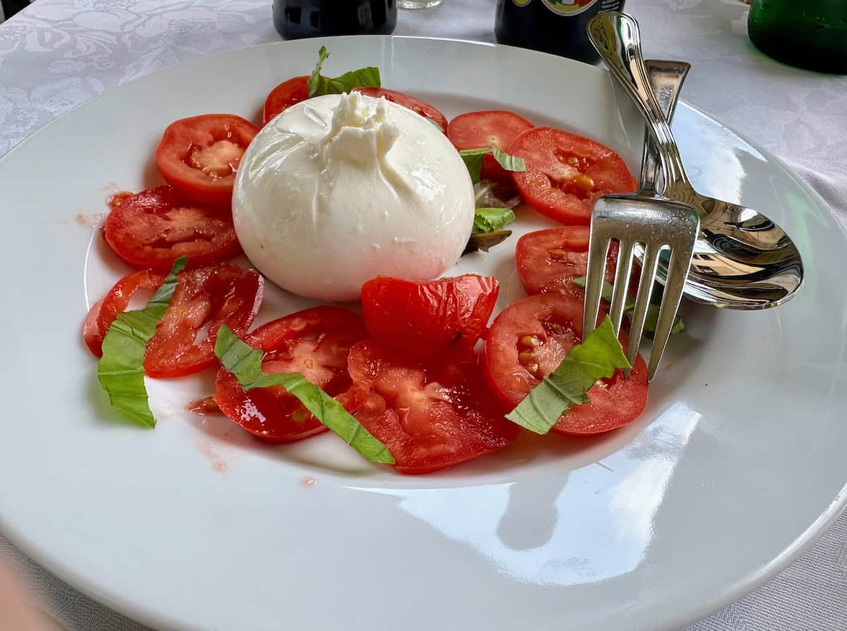 Foods of Lucca: Insalata Caprese at Giulio (credit: Irene S. Levine)