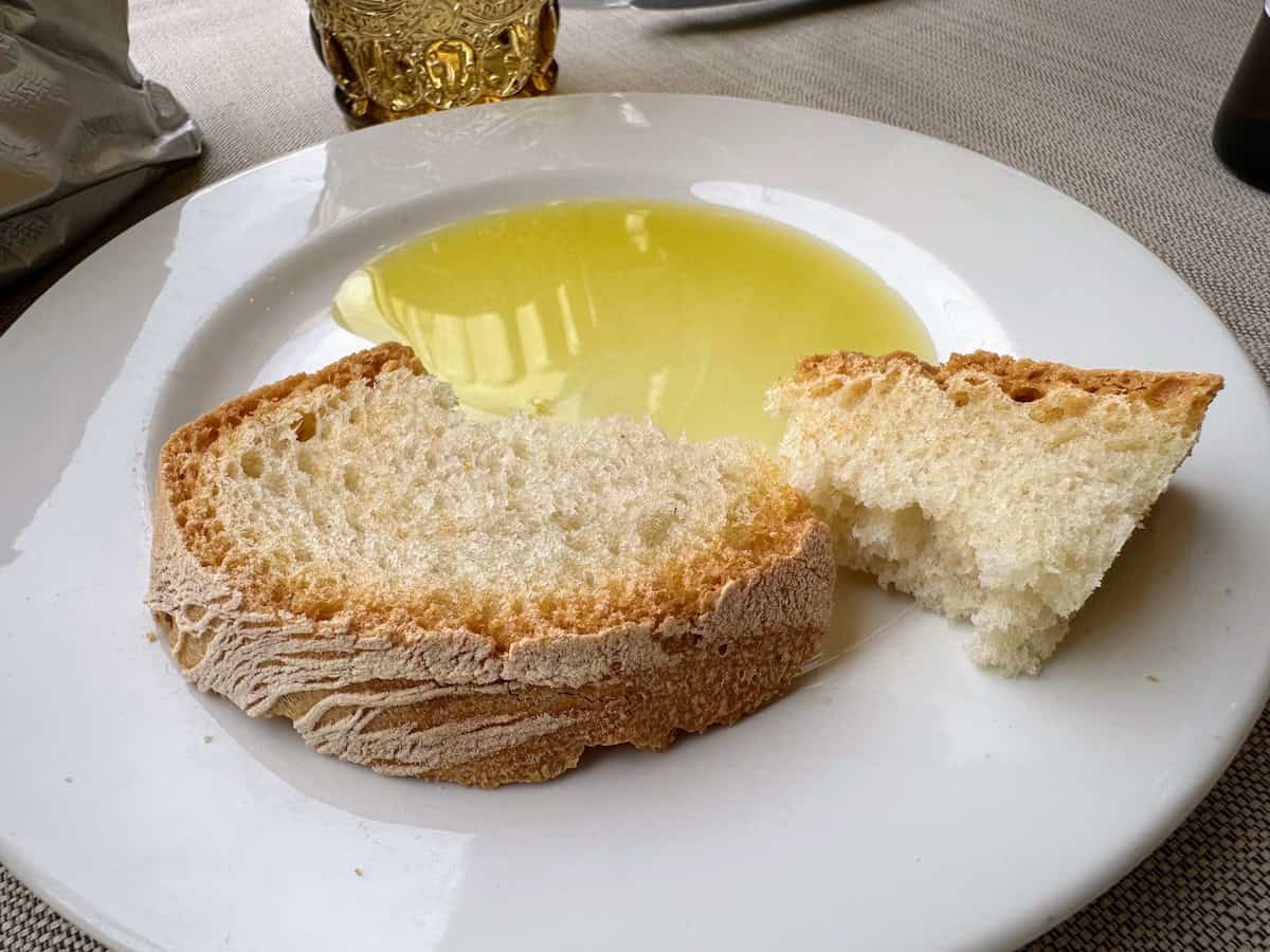 Tuscan bread at Sotto Sotto in Lucca (credit: Jerome Levine)