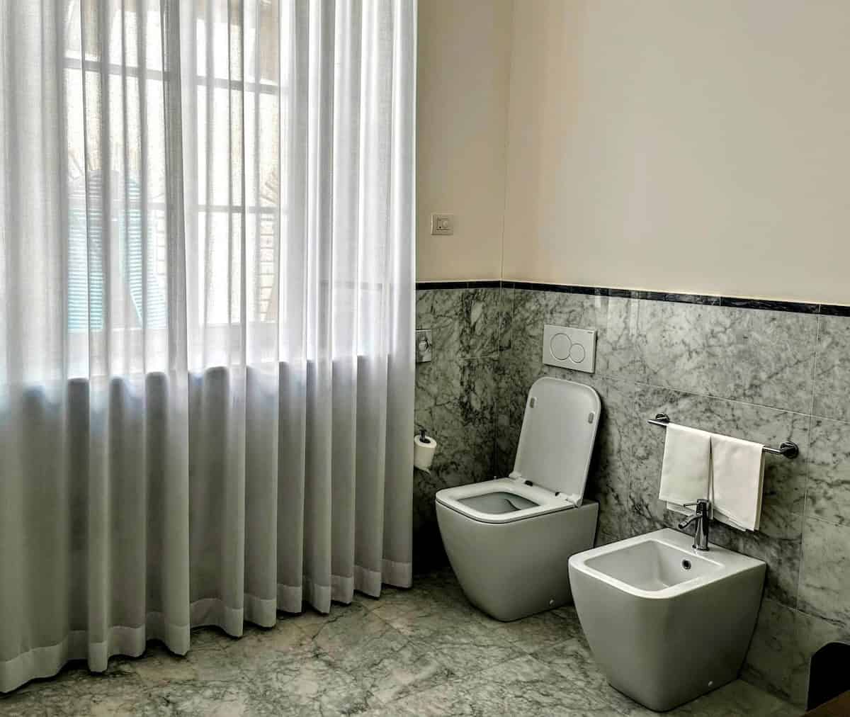 Bidet towels in a hotel in Lucca, Italy (credit: Jerome Levine)