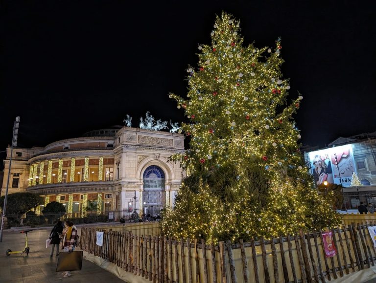 Teatro Politeama Garibaldi in Palermo (credit: J. Levine)
