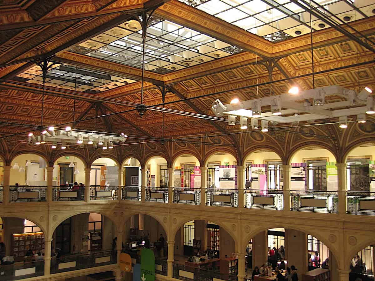 The architecturally beautiful interior of the Bologna central library (credit: Jerome Levine)