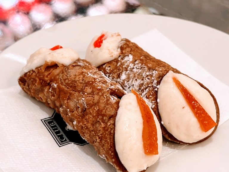 Cannolis at Pasticceria Sciampagna in Palermo (credit: Jerome Levine)