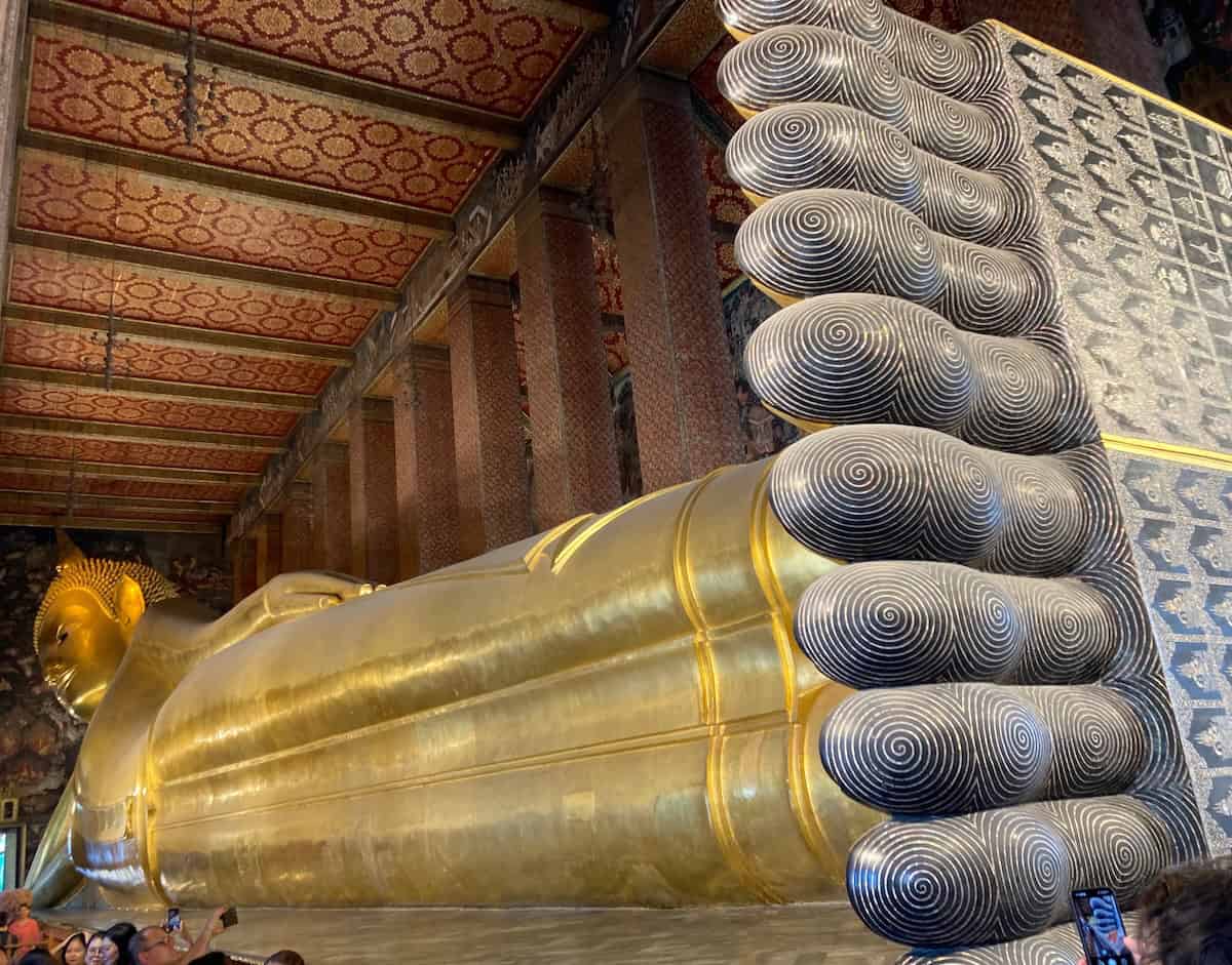 The Reclining Buddah in Bangkok (credit: Ali Webb & Keither Kehlbeck)
