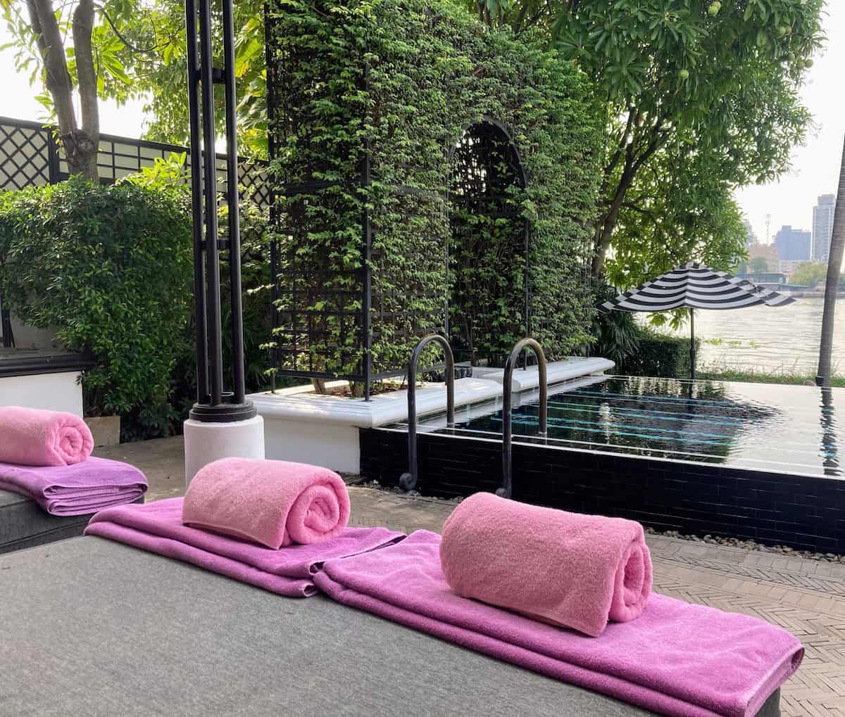 Infinity pool at Siam Bangkok (credit: Ali Webb & Keith Kehlbeck)