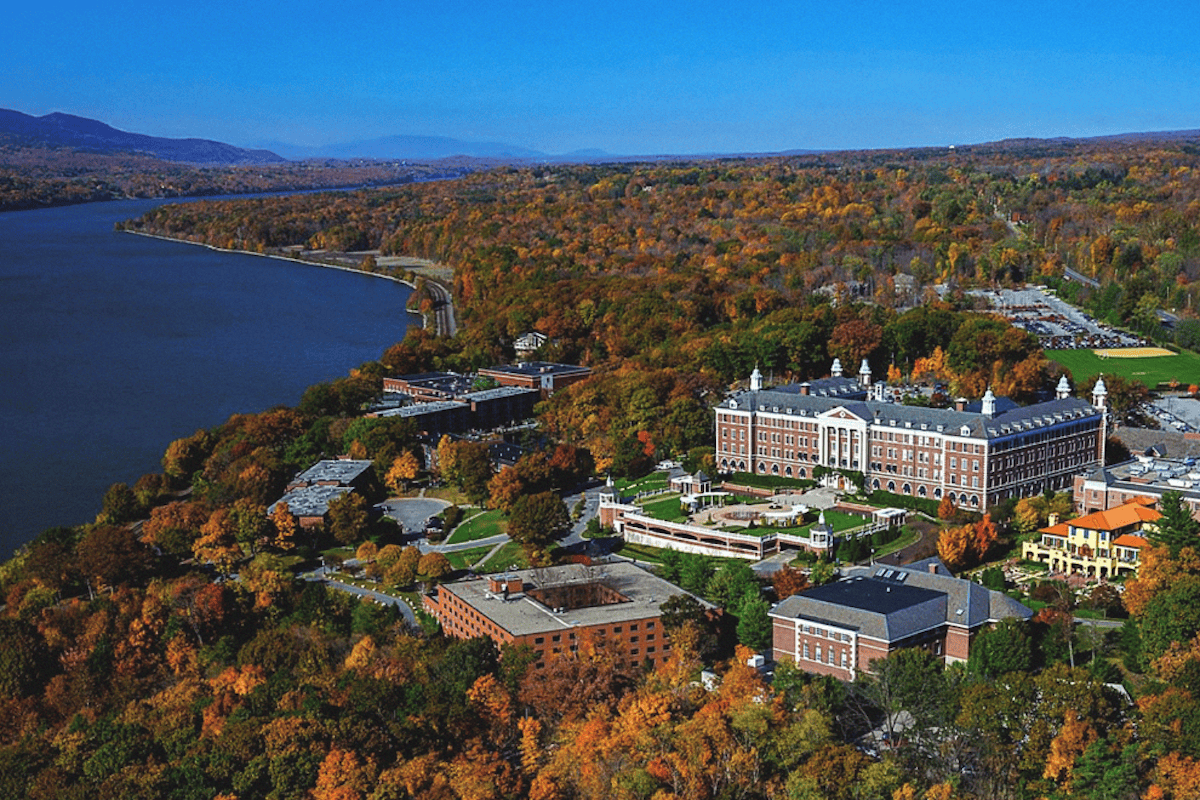 Hilltop setting of the CIA, Hyde Park in autumn (Credit Kerzner International):