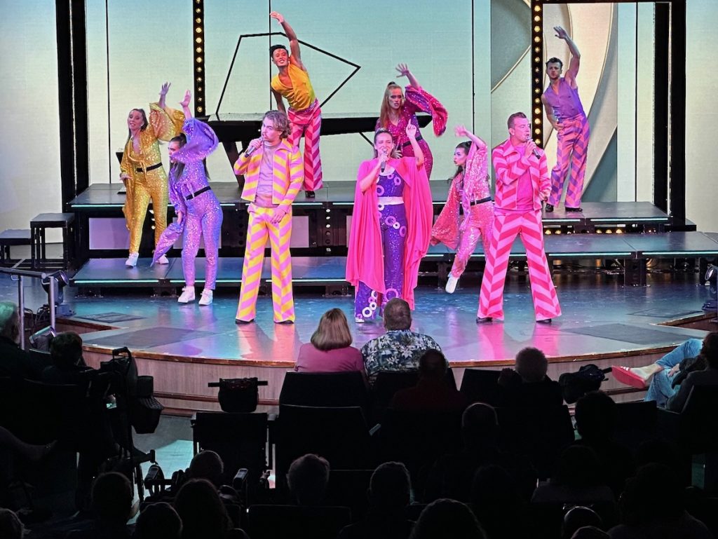 A talented song and dance troupe on HAL Nieuw Statendam (credit: John and Sandra Nowlan)