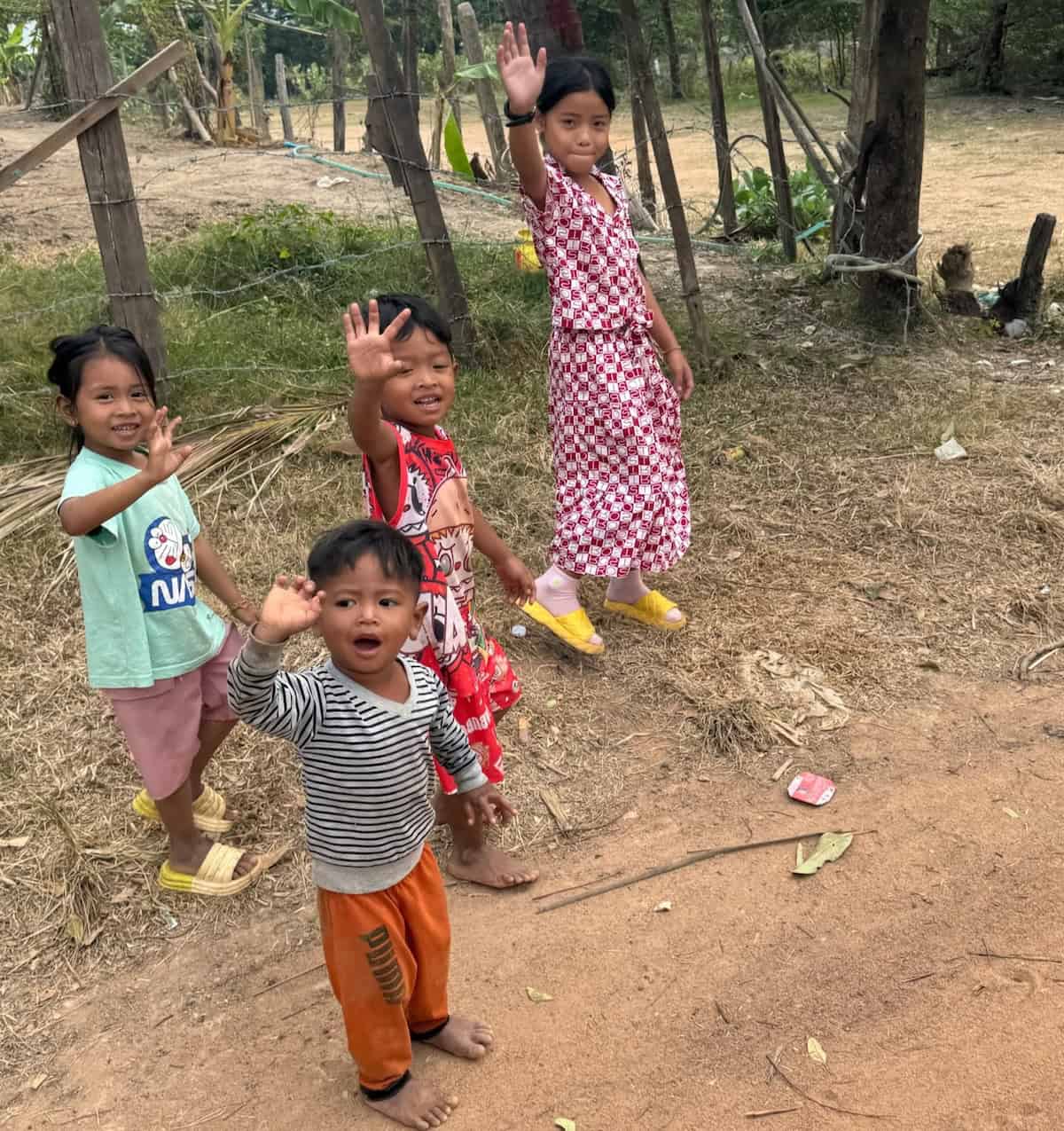 Cambodian children greeting us (credit: Keith Kehlbeck)
