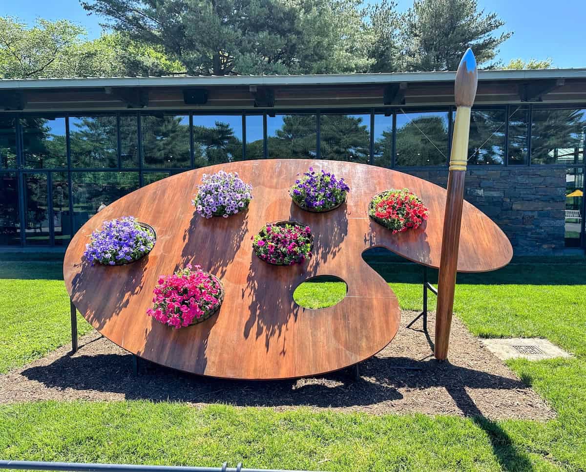 Floral artist's palette in front of the NYBG gift shop - van Gogh Exhibit at the New York Botanical Garden (credit: Jerome Levine)