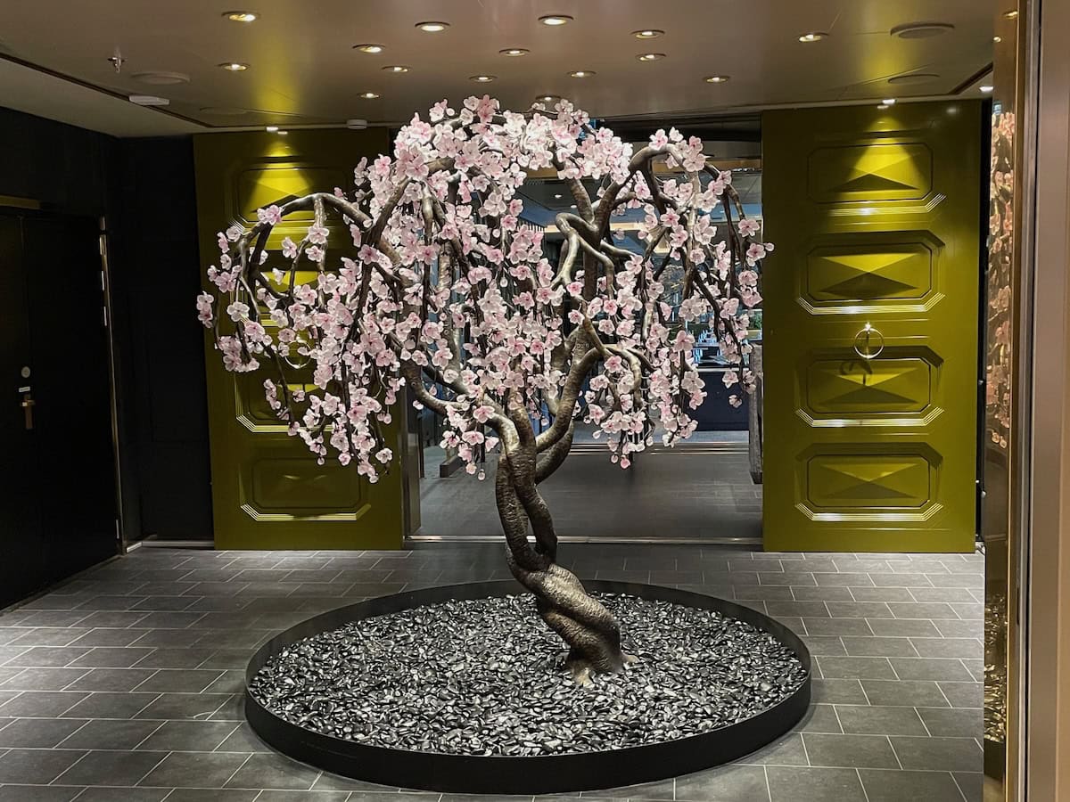 The Murano glass cherry tree at the Pacific Rim restaurant (credit: John and Sandra Nowlan)