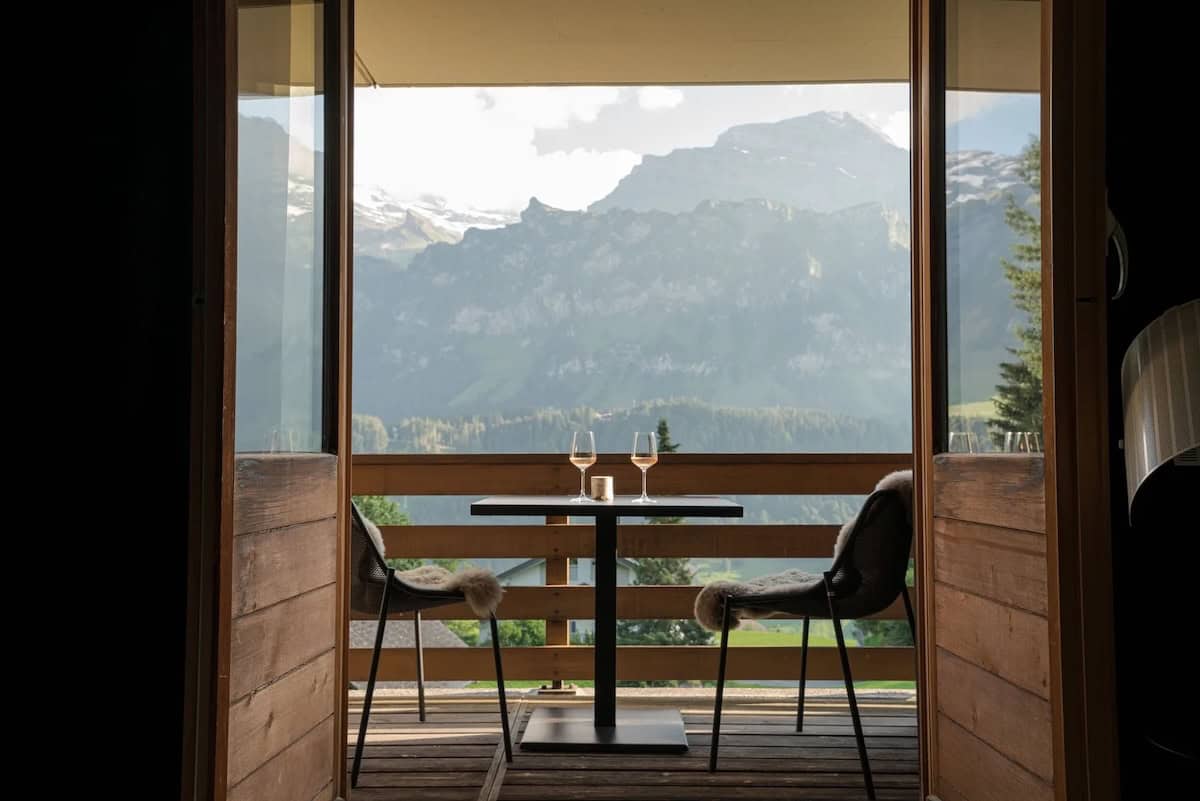 Sipping a ddrink with a view (credit: Villa Hundert)