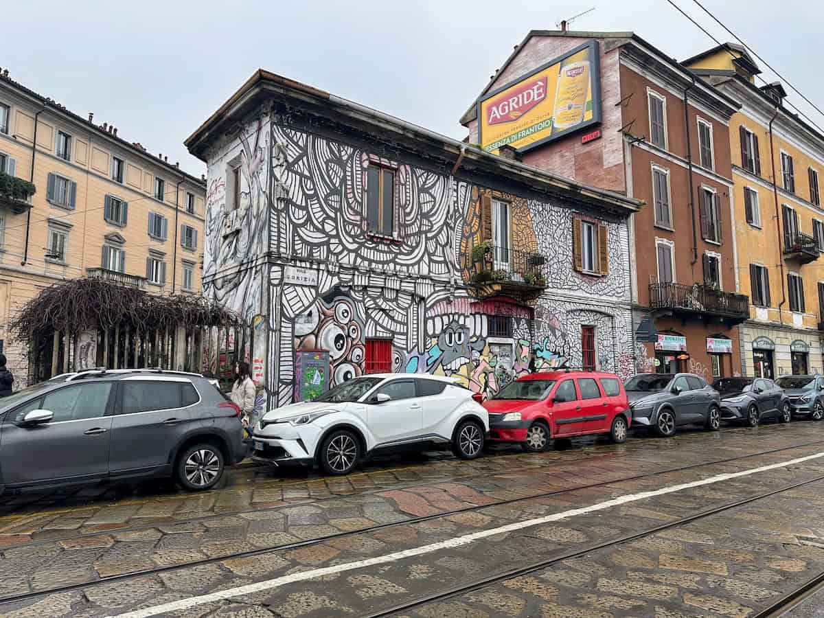 Tight parking in Milan, Italy (credit: Jerome Levine)