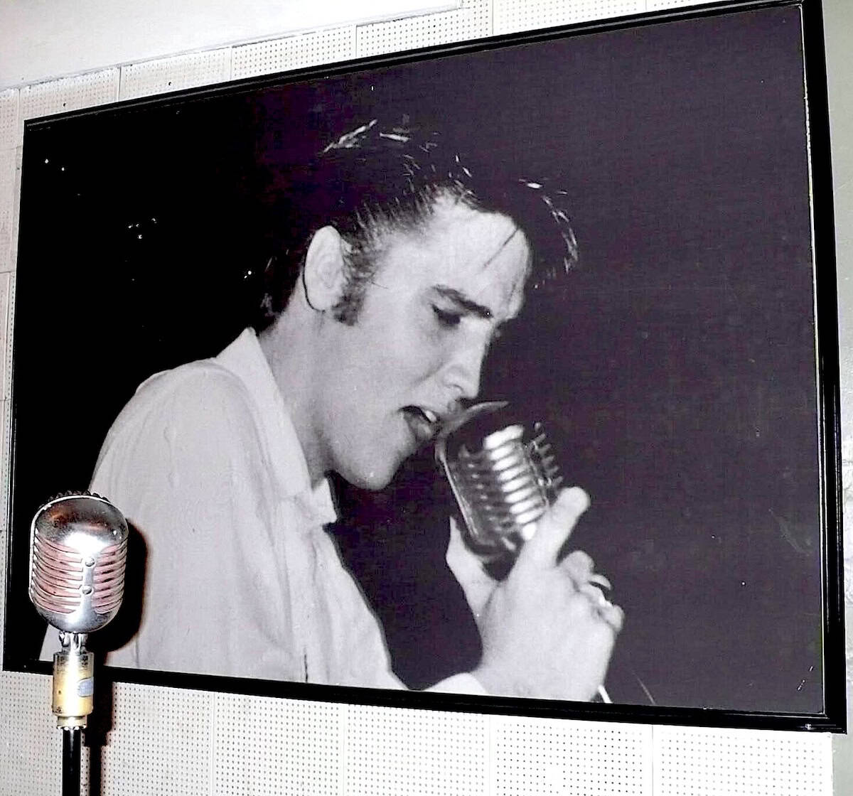 Visitors are welcome to take photos with an Elvis-era microphone (credit: Jackie Sheckler Finch)