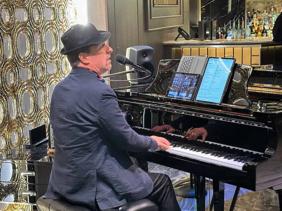 Mark Johnson reprises Billy Joel at the piano (credit: Jerome Levine)