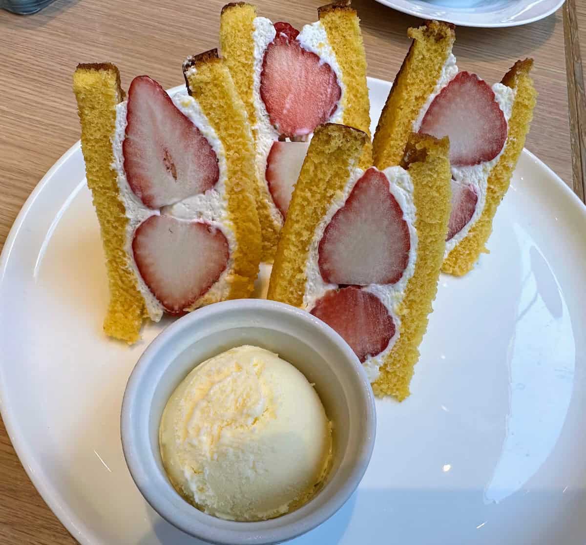 My Bunmeido Castella Fruit Sandwich: The Best Thing I Ate In Japan