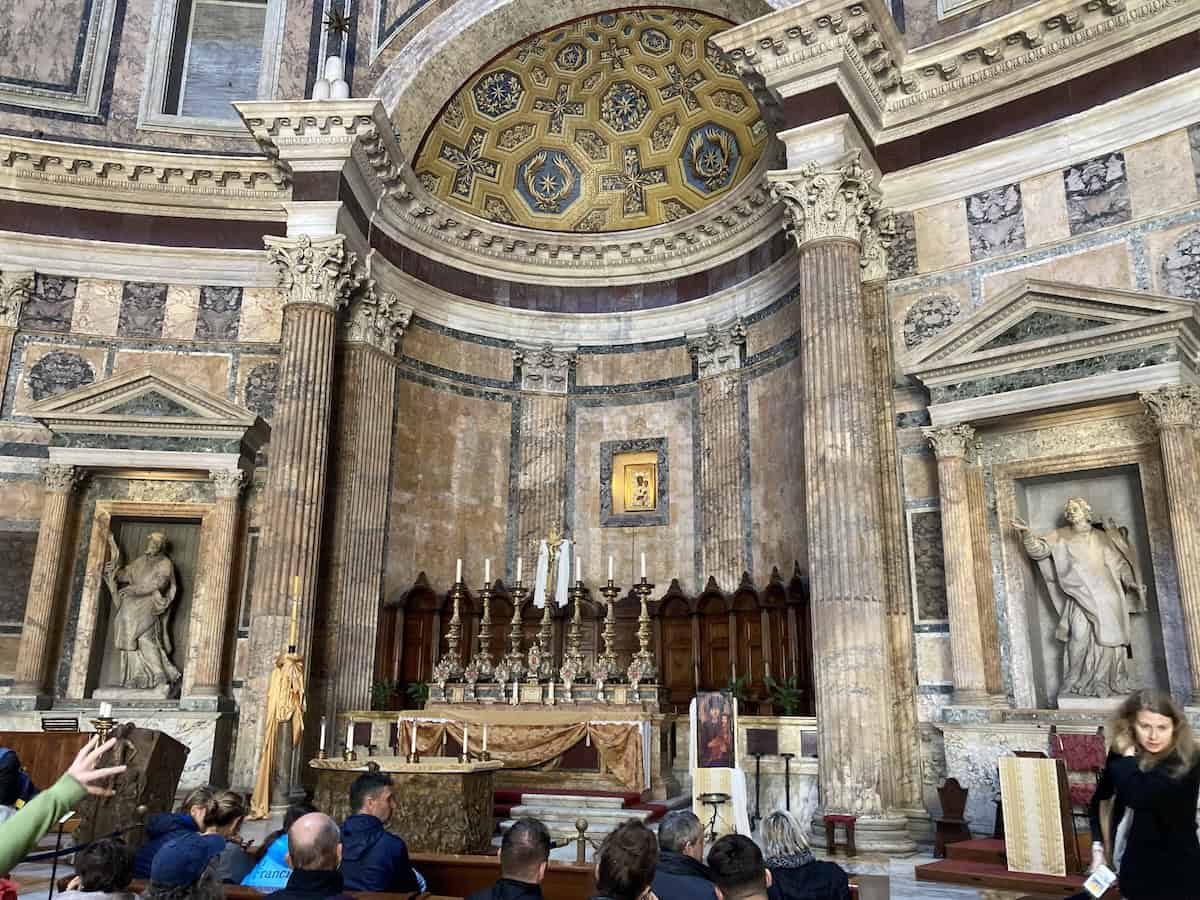 Altar in the Pantheon (credit: Keith Kehlbeck)