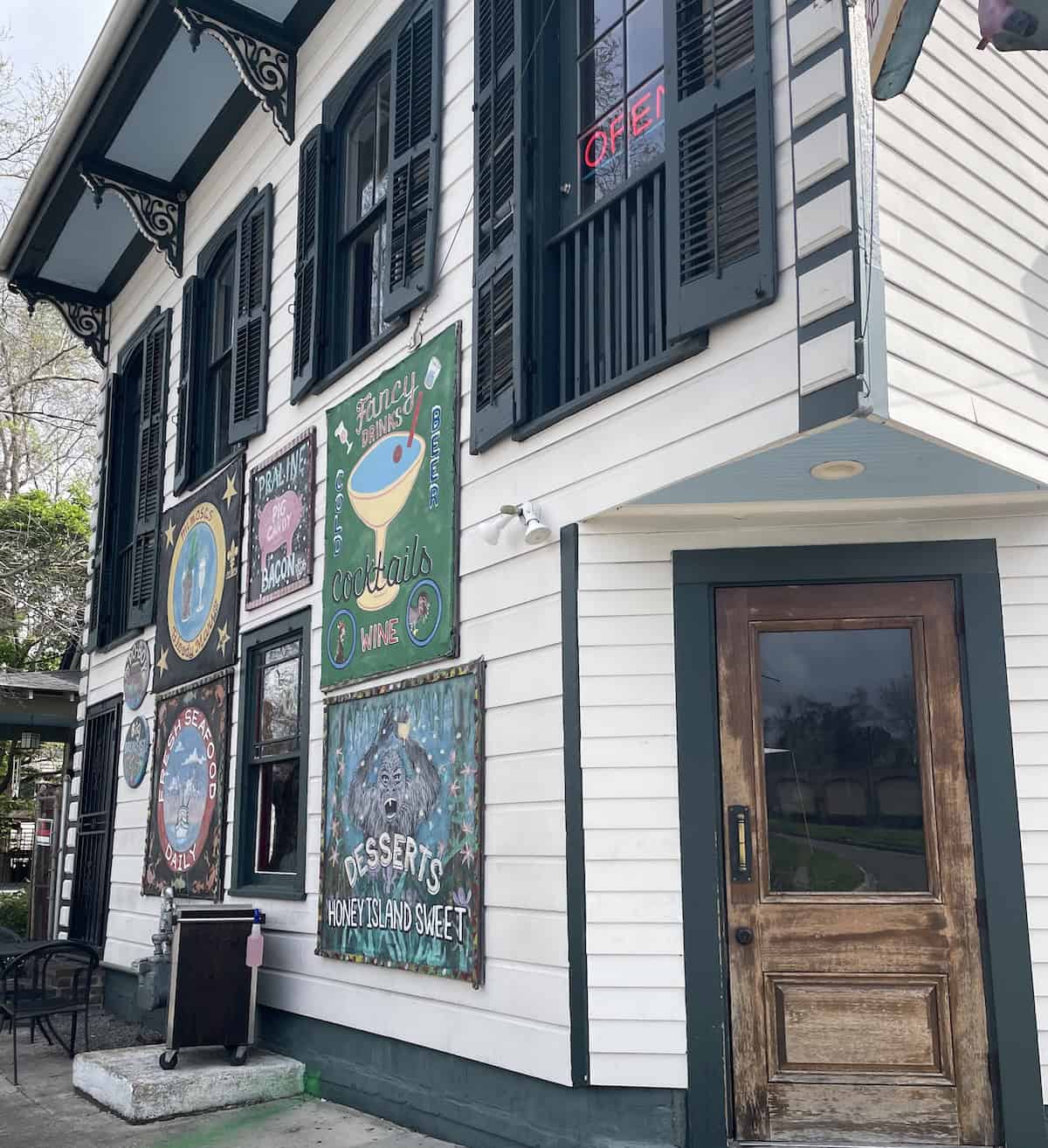 Entrance to Elizabeth's (credit: Ali Webb)