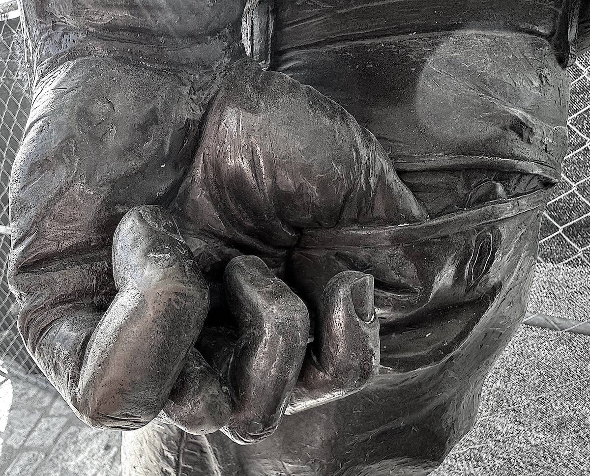 The statue of Admiral Chester W. Nimitz shows his left ring finger missing up to the second knuckle (credit: Jackie Sheckler Finch)
