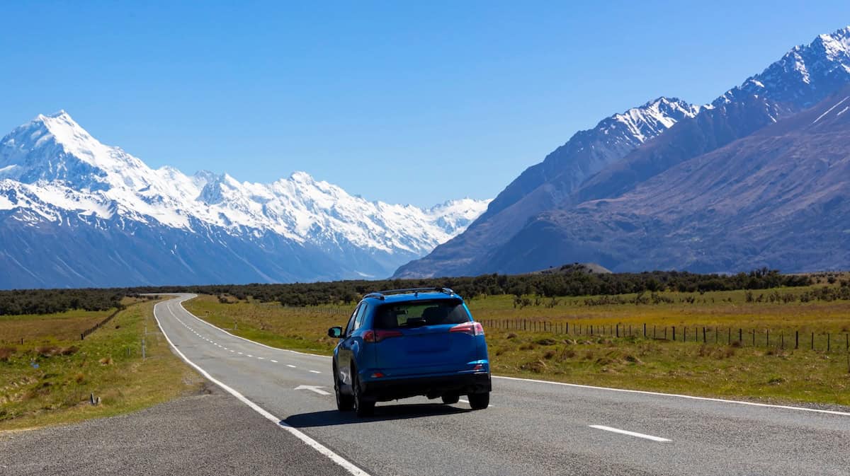 Driving in New Zealand (Adobe stock)